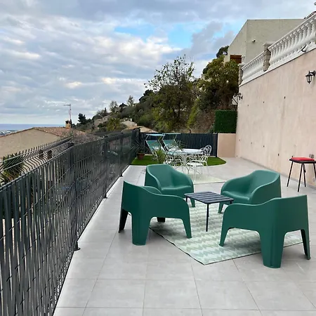 Bas De 2p, Grande Terrasse, Vue Mer, A 15mn *